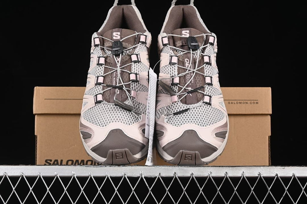 Front view of the pair displayed on the shoe box