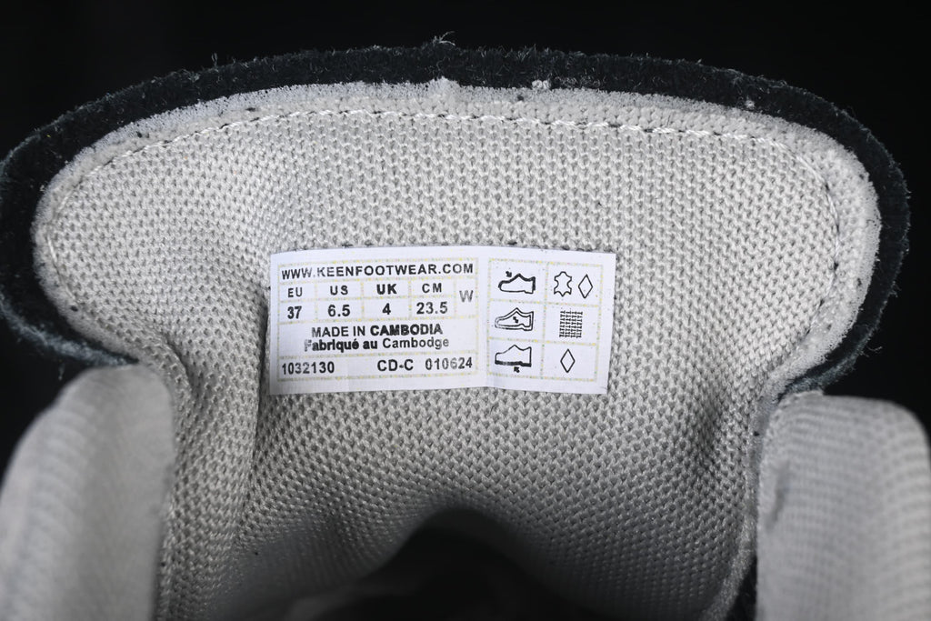 Tongue size label showing EU 37, US 6.5, UK 4, and 23.5 cm for the photographed sample.