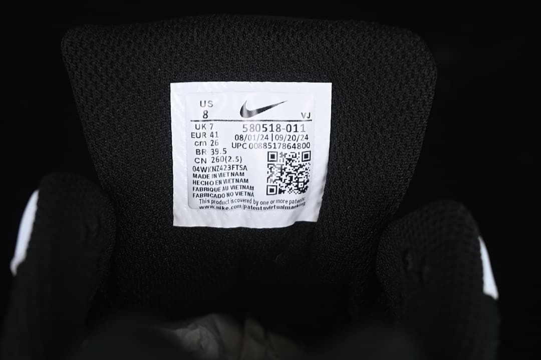 Tongue size label showing a photographed sample size and style code