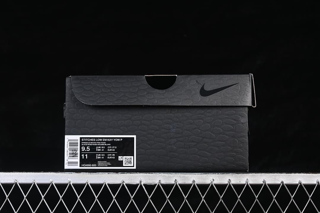 Shoe box label showing the style code and photographed size details