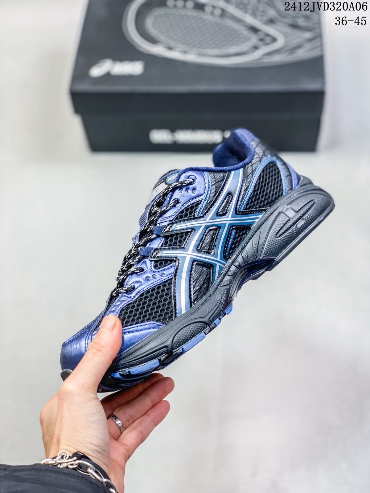 Side view showing mesh panels and layered overlays on the blue and black Gel-Nimbus 10.1; image text shows sizes 36–45.