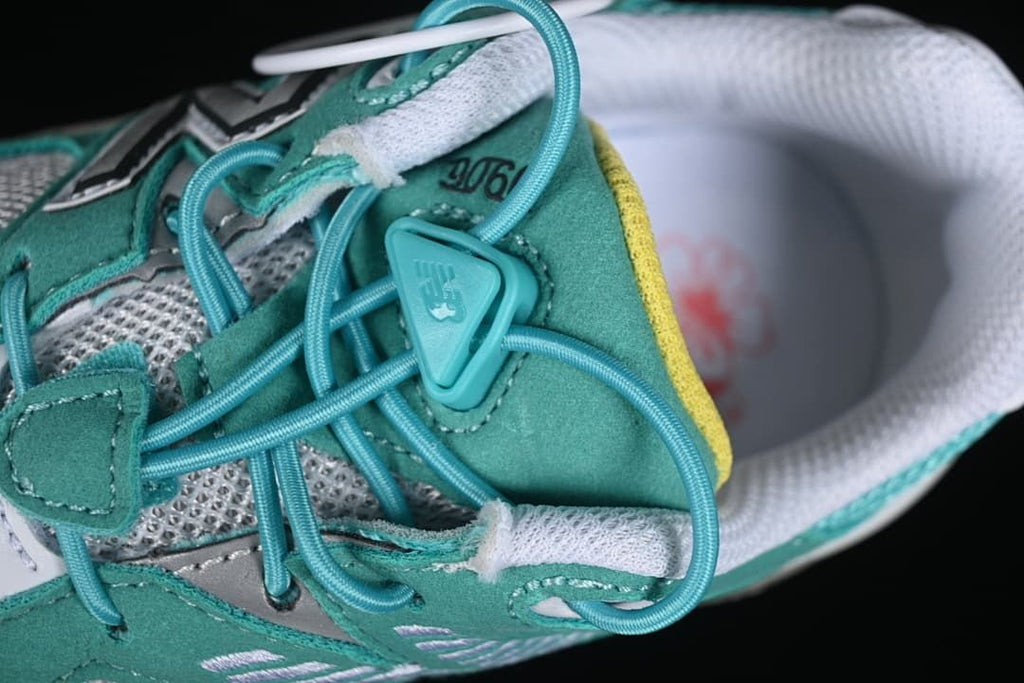 Close-up of cord laces and the central toggle closure