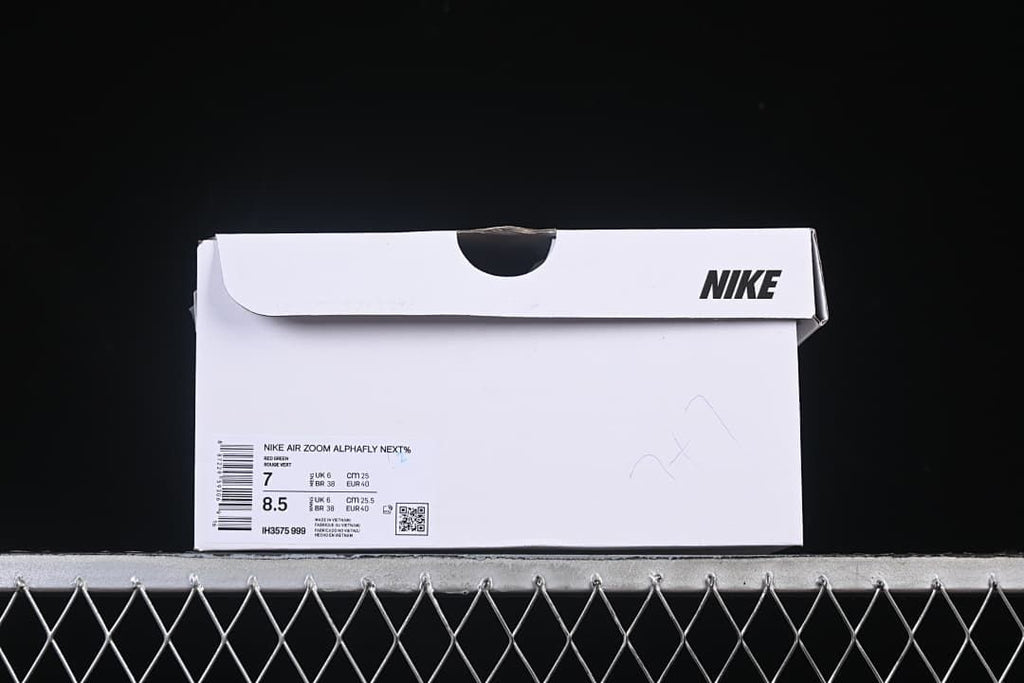 Shoe box label with model wording and size information