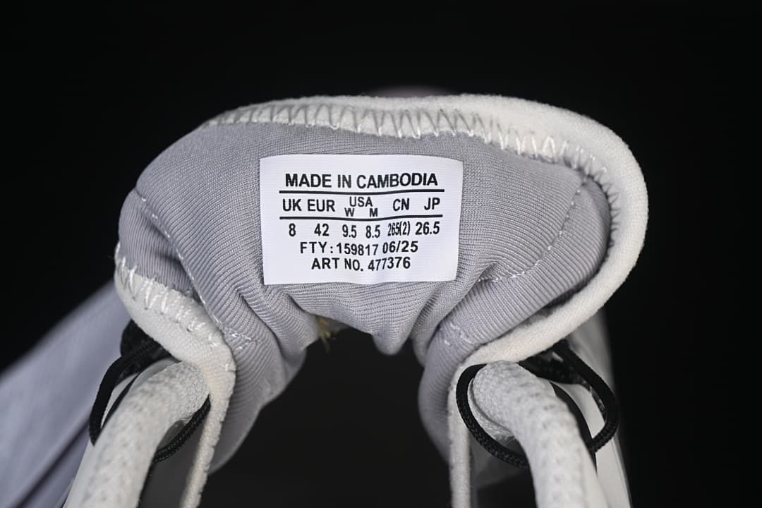 Tongue size label showing EU 42 and other sample size conversions