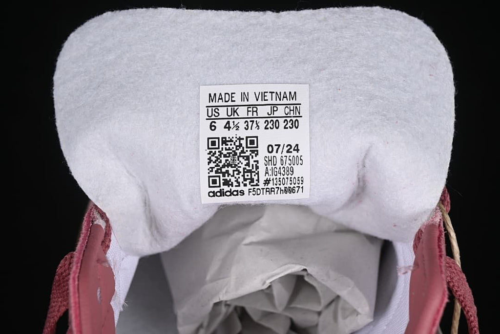 Close-up of the tongue label showing sample size information and model code IG4389