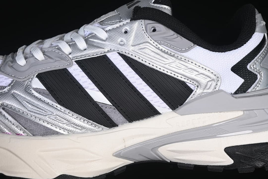 Close-up of the side stripes and layered upper