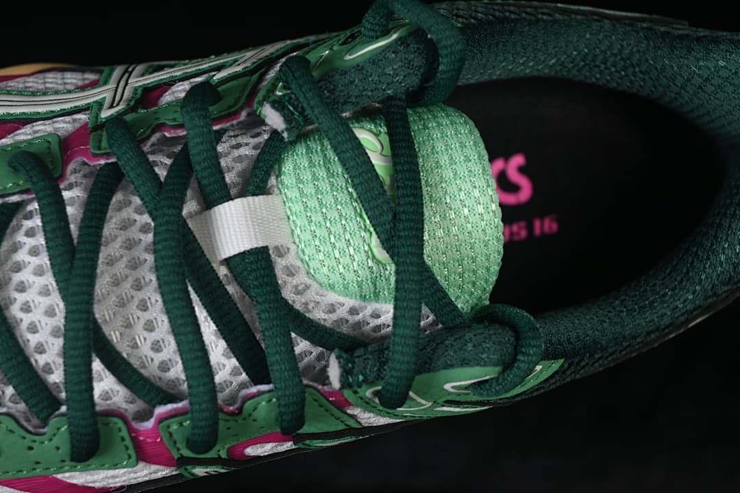 Top detail of the laces, mesh panels, and padded collar