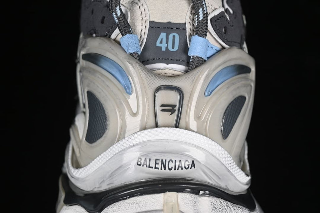 Rear view of the sneaker showing the heel details and size 40 marking.