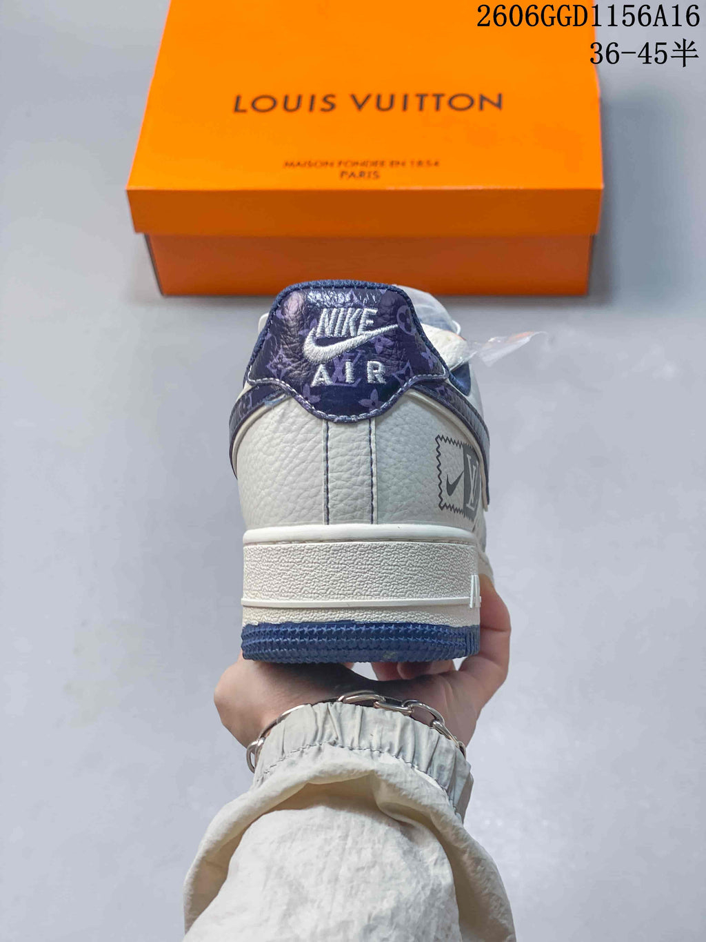 Rear view showing the patterned heel panel and logo details
