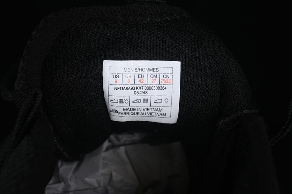 Tongue size label showing men’s EU 42 and model code
