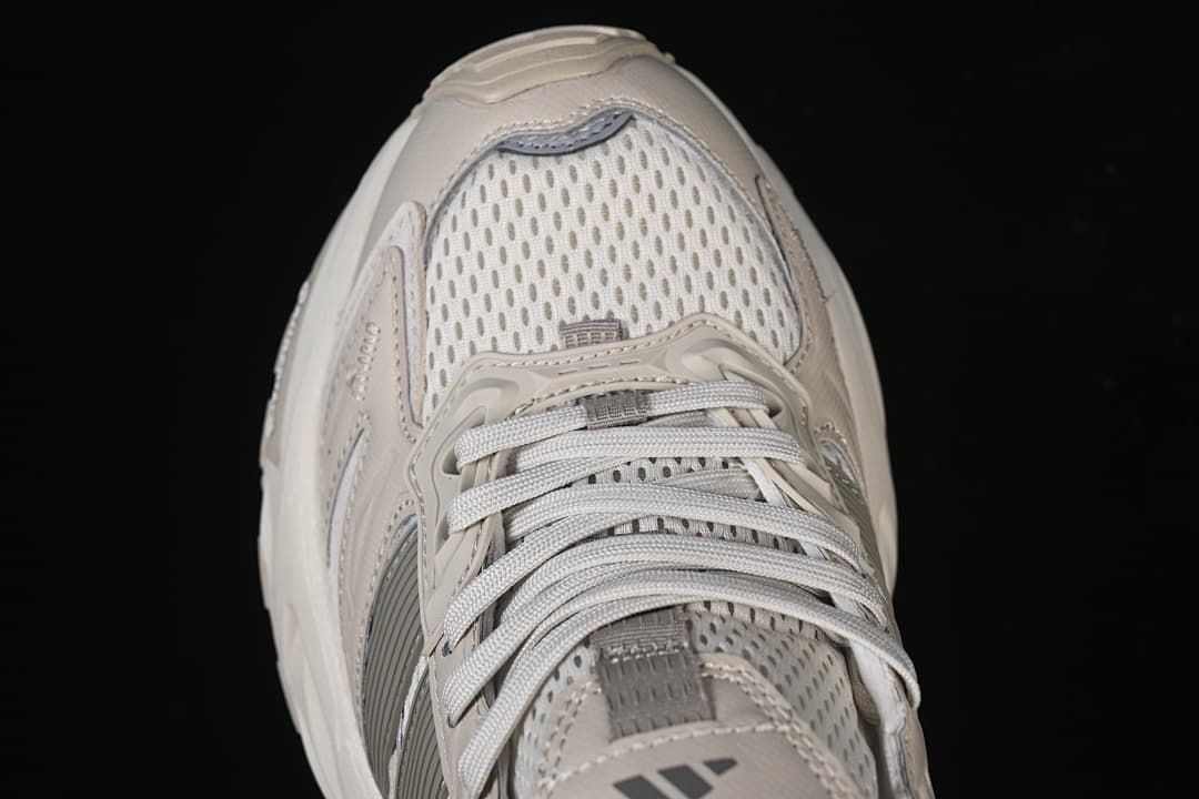 Top-down view of the mesh toe and lace-up front