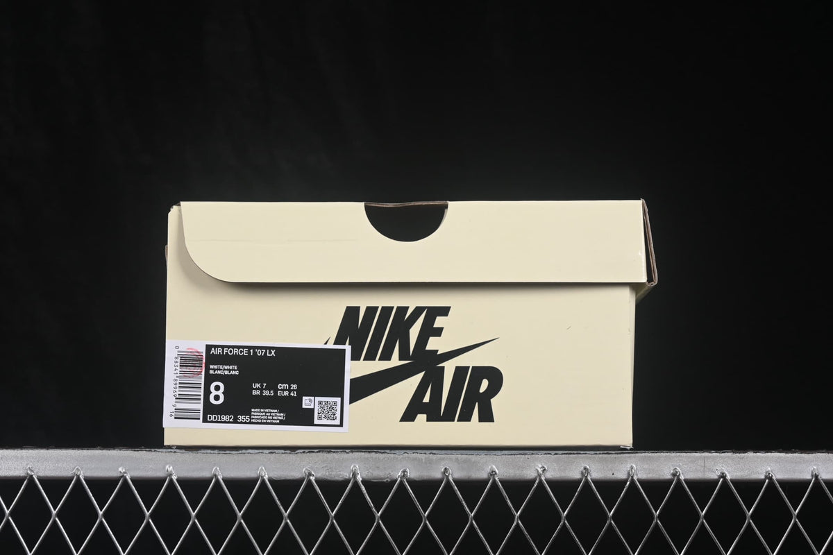 Nike Air shoebox label showing style code DD1982-355, US 8, EU 41, UK 7, and CM 26.