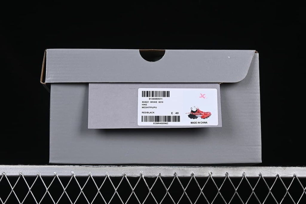 Shoebox label showing WHIKE 6010, red and black color, and EU size 40