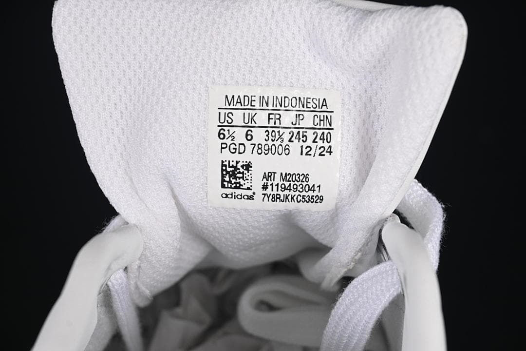 Tongue size label showing US 6.5, UK 6, FR 39 1/3, JP 245 and CHN 240, with model M20326