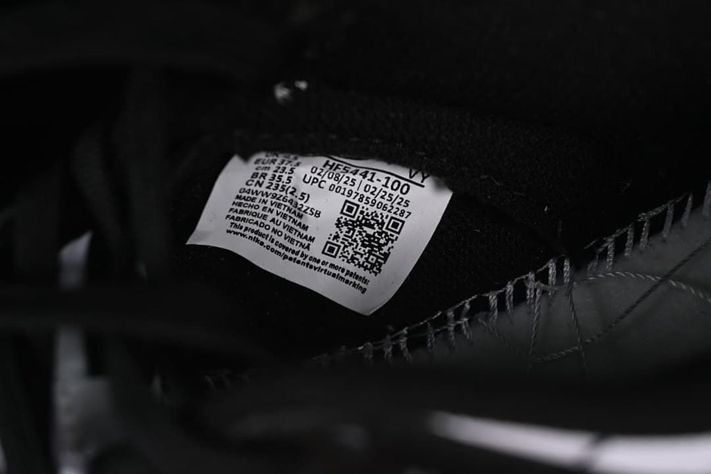 Inside shoe label showing model HF5441-100 and size information