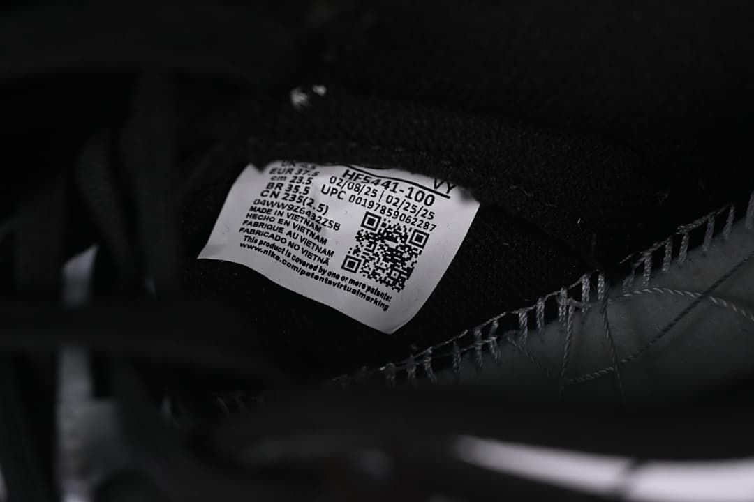 Inside shoe label showing model HF5441-100 and size information