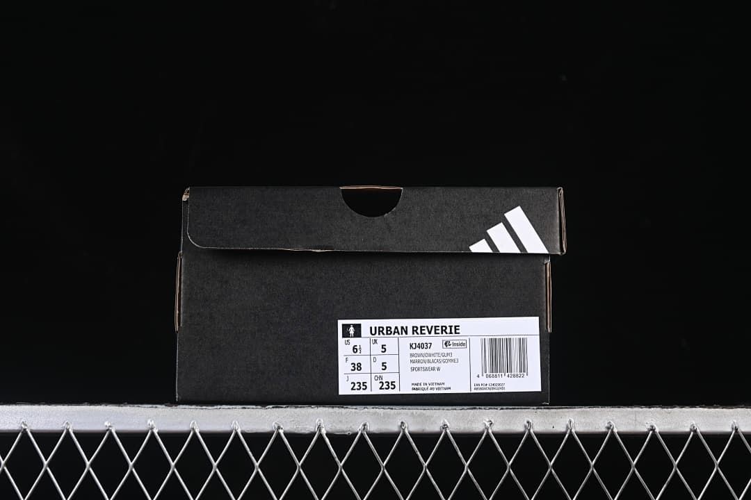 Shoe box label showing the Urban Reverie name, model KJ4037, and a photographed sample size.