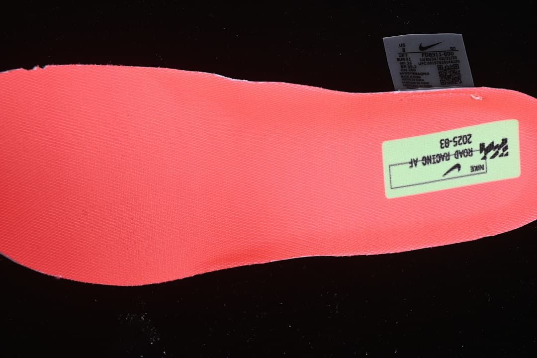 Shoe underside and visible sample size label.