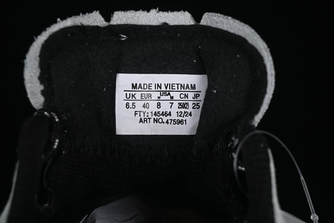Interior size label showing EU 40 and other size conversions.