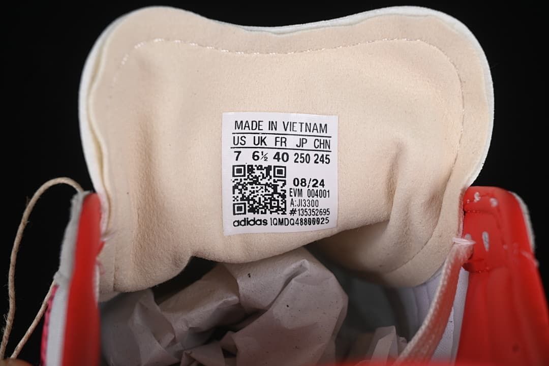 Tongue size label showing US 7, UK 6½, FR 40, JP 250, and CHN 245