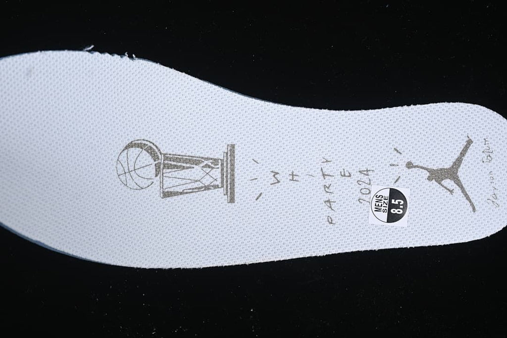 Insole with graphic details and a visible men's size 8.5 sticker.