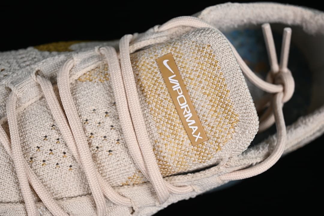 Top close-up of the laces and VaporMax tongue label.