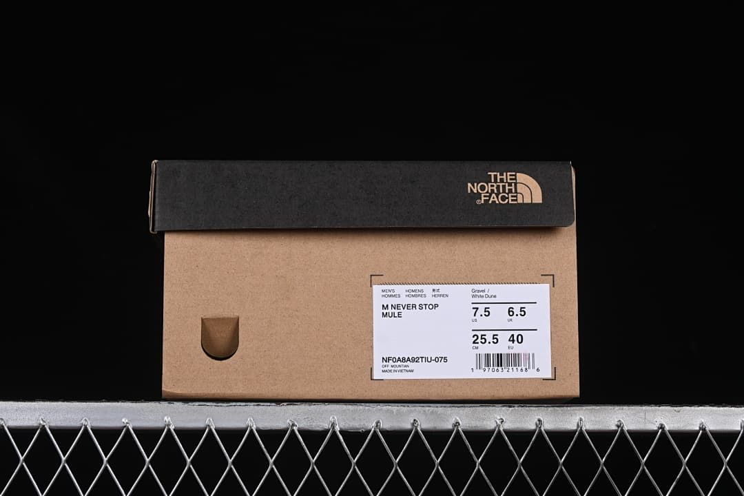 Shoebox label showing model, color, and sample size details.