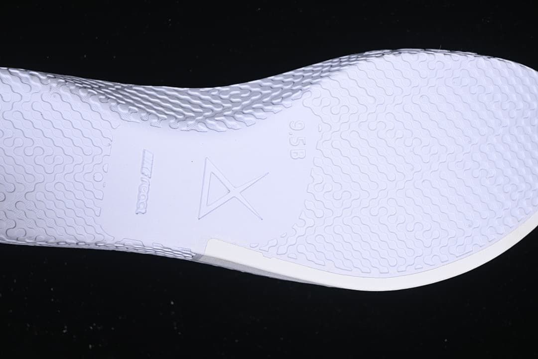 Close-up of the white patterned insole