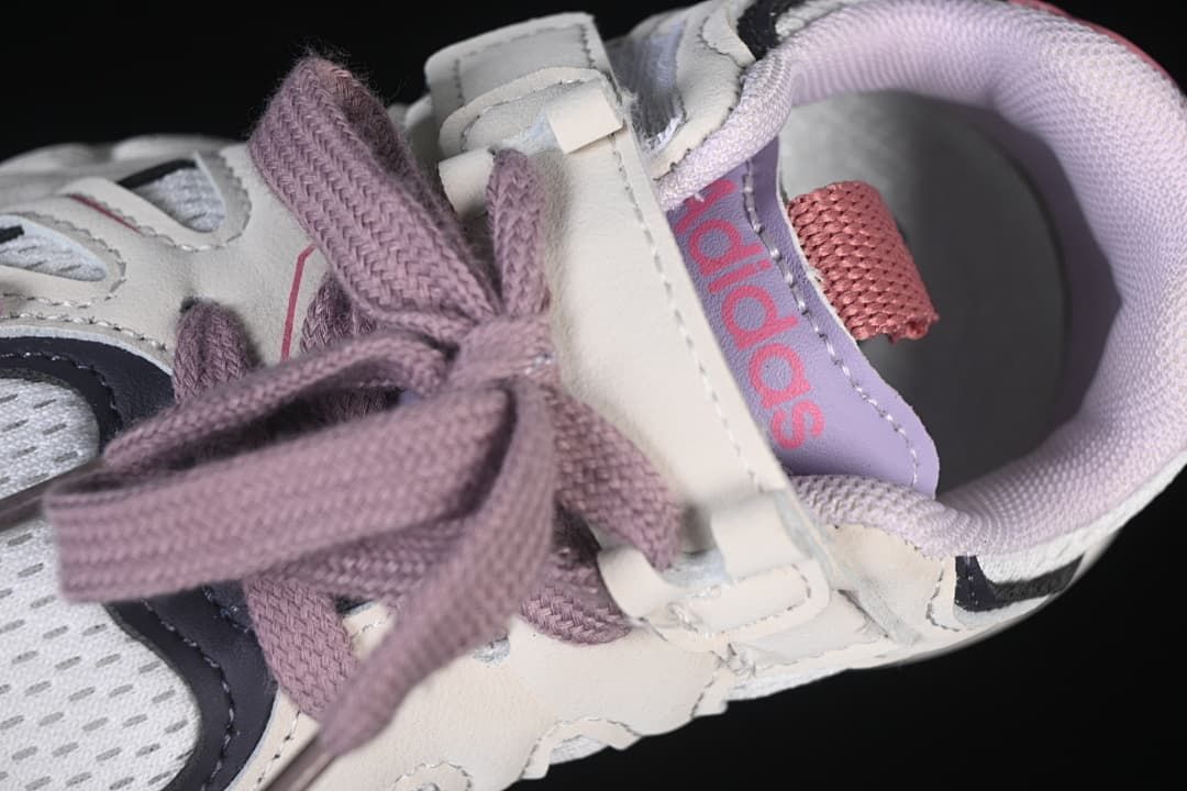 Top close-up of the laces and hook-and-loop strap