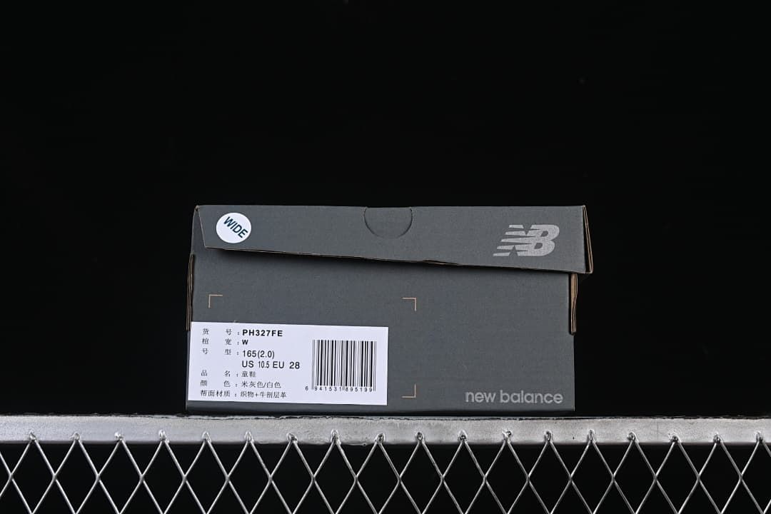 Sneaker box label showing model PH327FE and sample size EU 28.