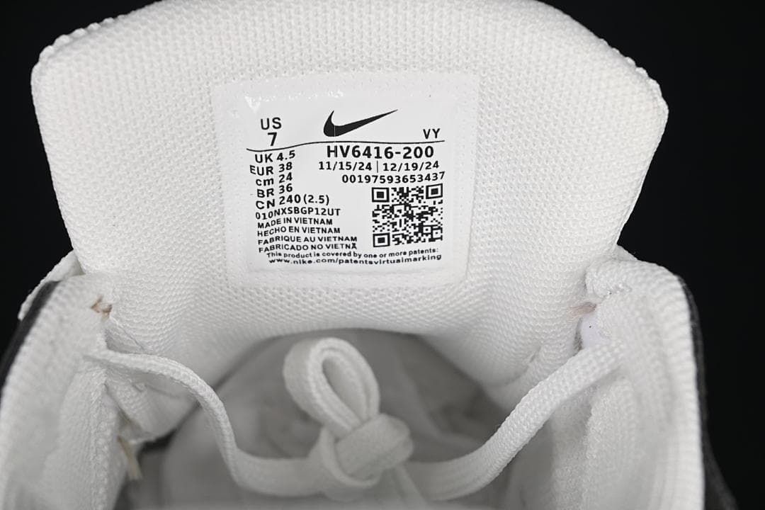 Tongue label showing shoe size and style code HV6416-200