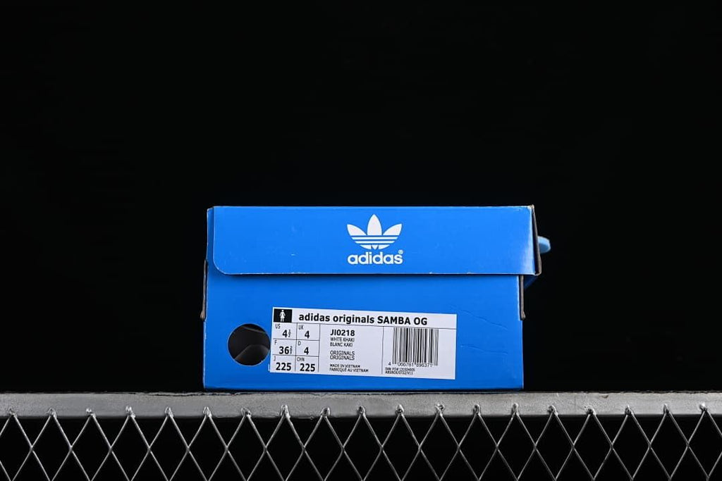 Blue shoe box label identifying the adidas Samba OG and style JI0218