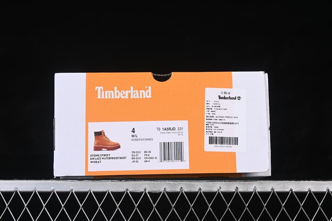Boot box label showing the Stone Street 6-inch boot style and sample sizing