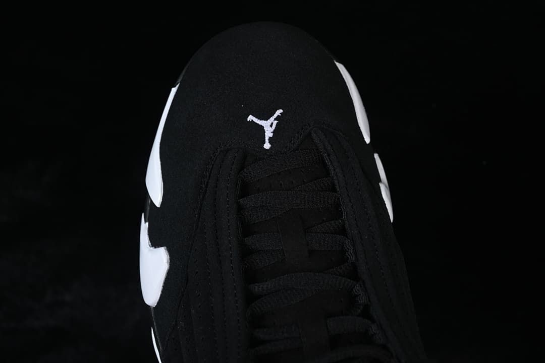 Top view of the toe and lace area