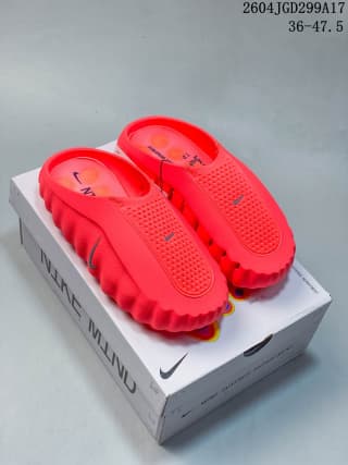 Red Nike Mind slides displayed on a Nike Mind box; the image marking shows a size range of 36–47.5.