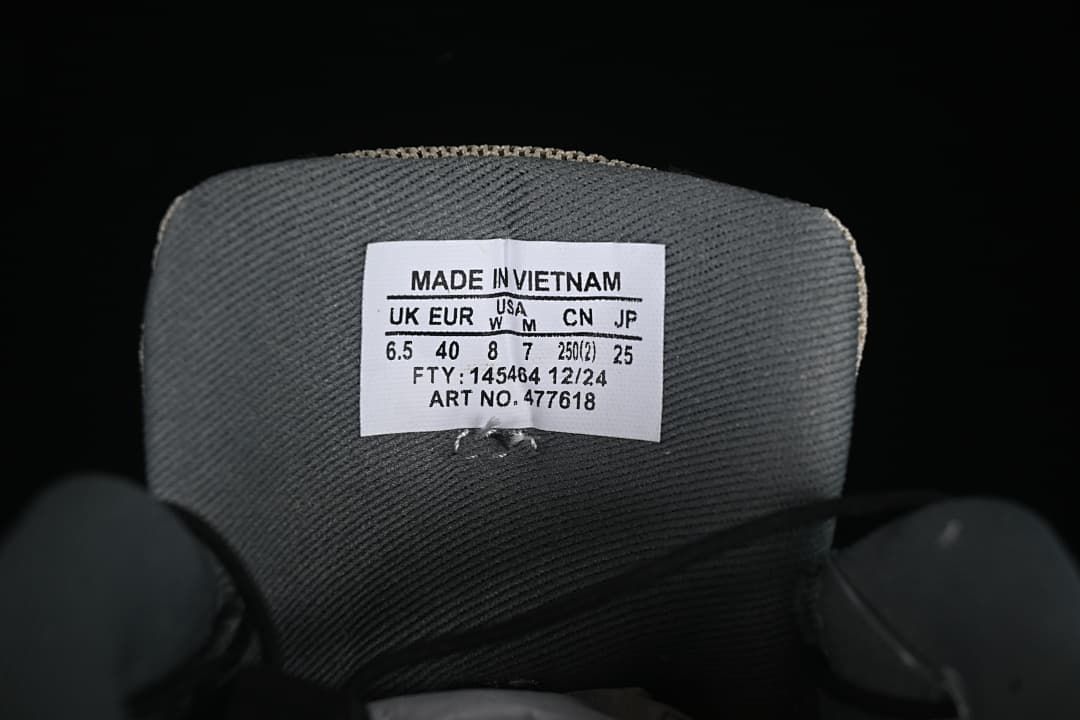 Tongue size label showing UK 6.5 and EU 40 for the photographed shoe.