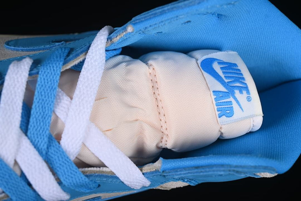 Close-up of the padded tongue and contrasting laces