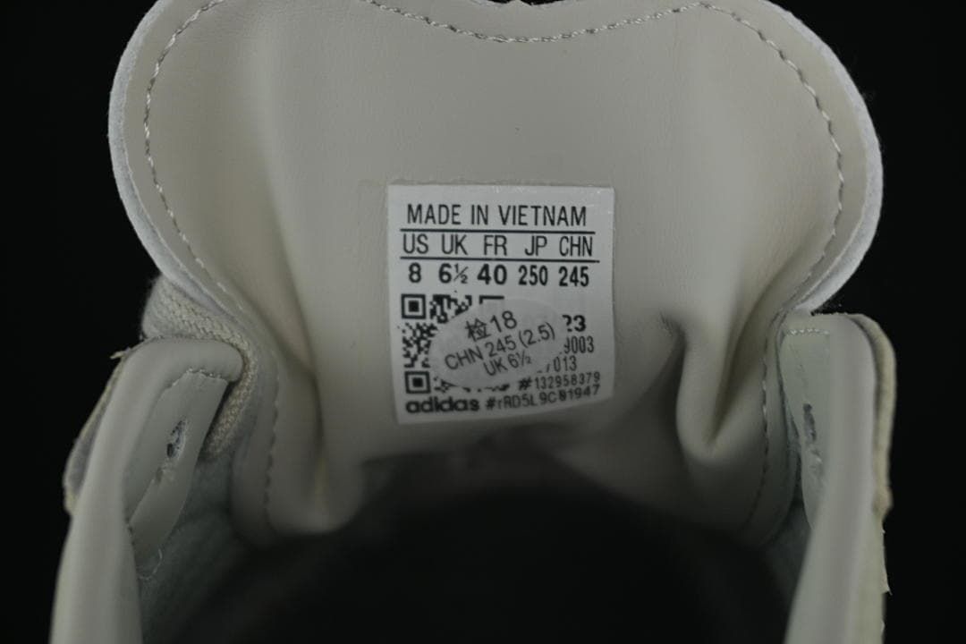 Tongue size label showing US 8, UK 6.5, FR 40, JP 250, and CHN 245.