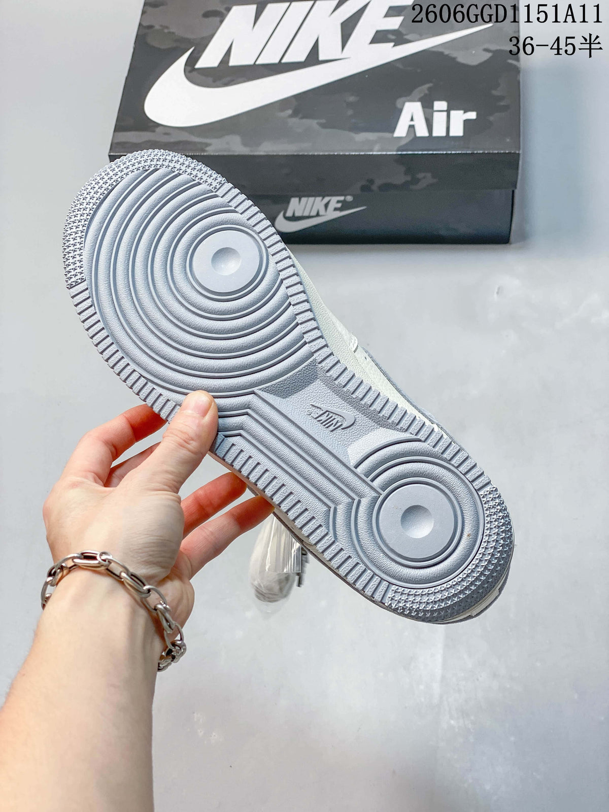 Gray patterned outsole of the off-white low-top sneakers