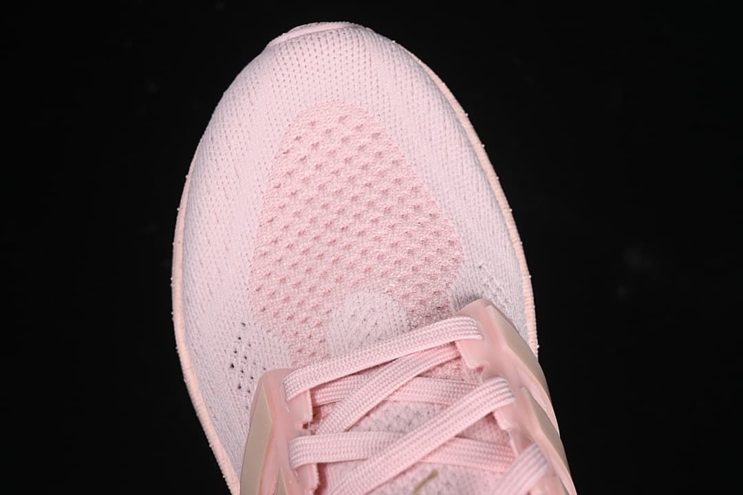 Top view of the knit-look toe and lacing