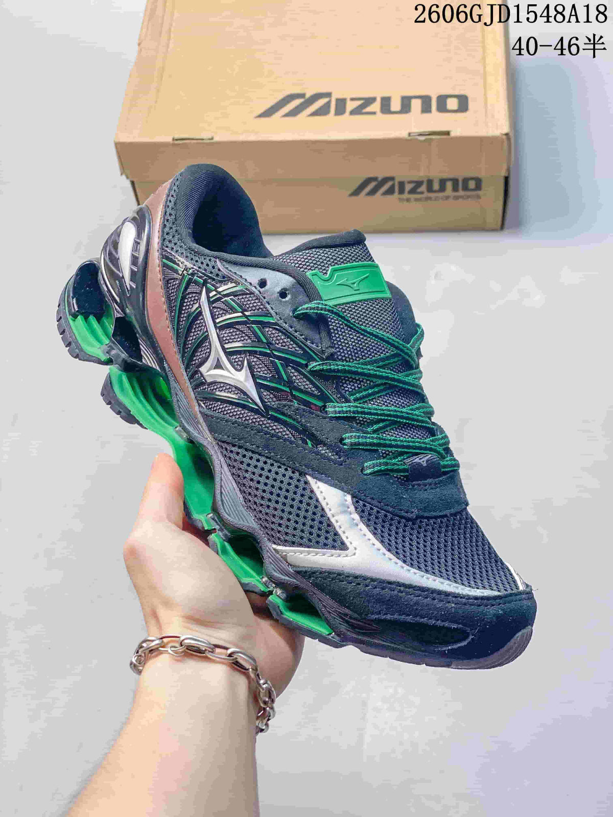 Navy Mizuno Prophecy 8 running shoe with green accents