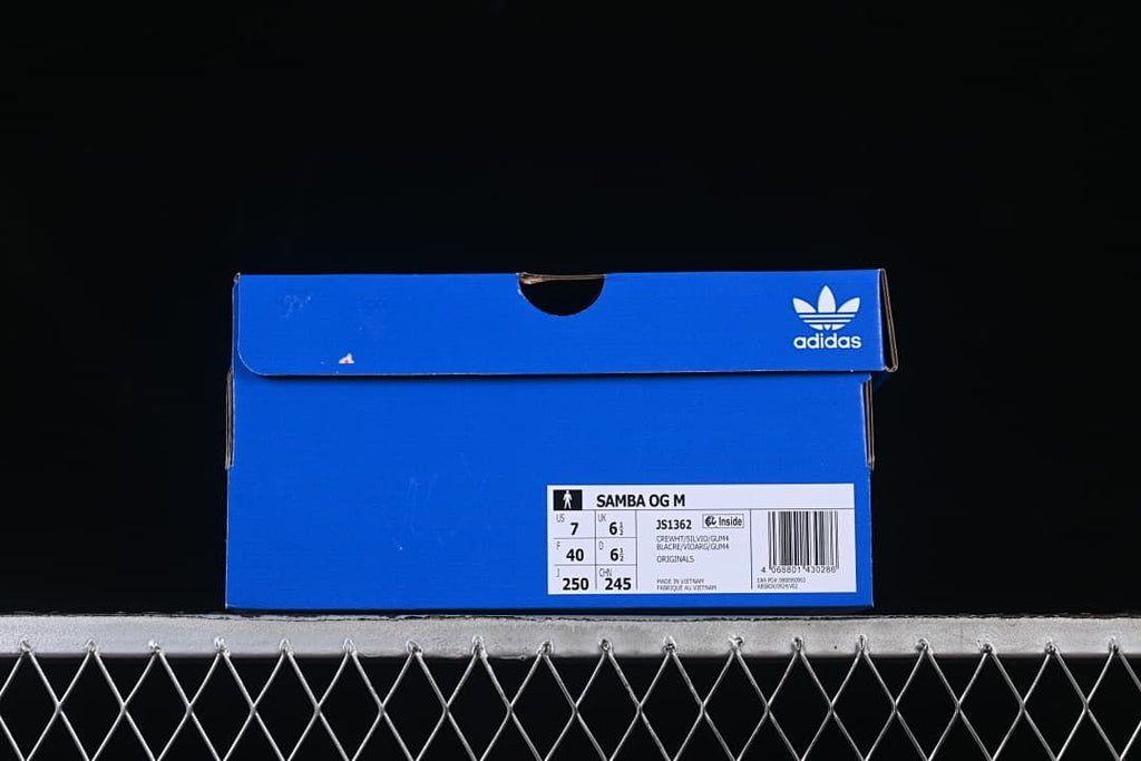 Shoe box label identifying the Samba OG M and model JS1362, with sample size details