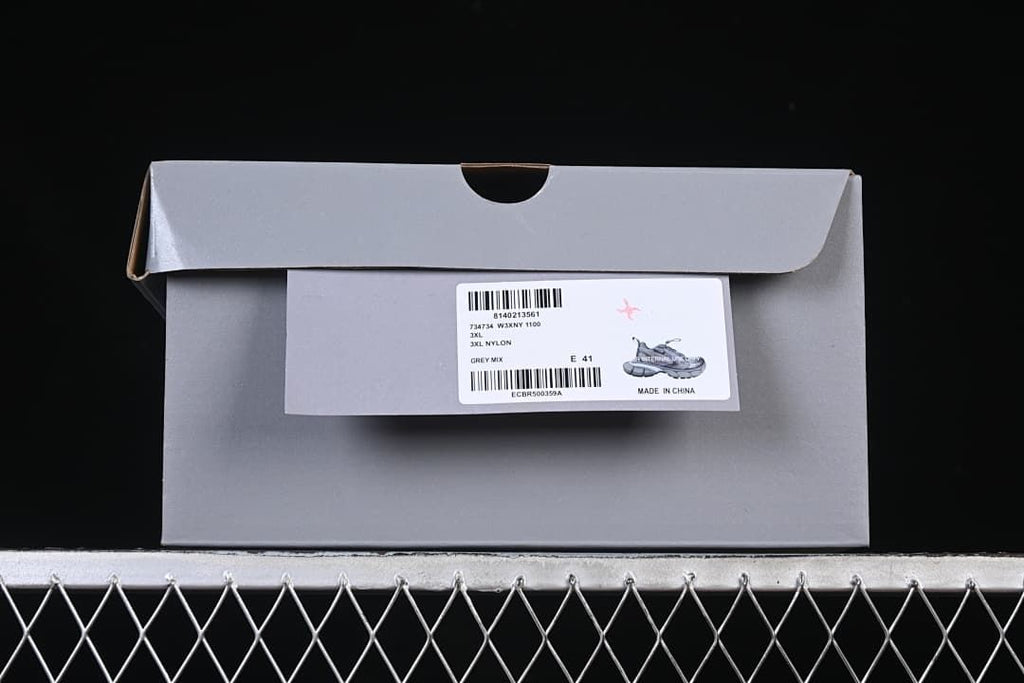 Shoebox label showing grey mix, style W3XNY 1100, and EU size 41.