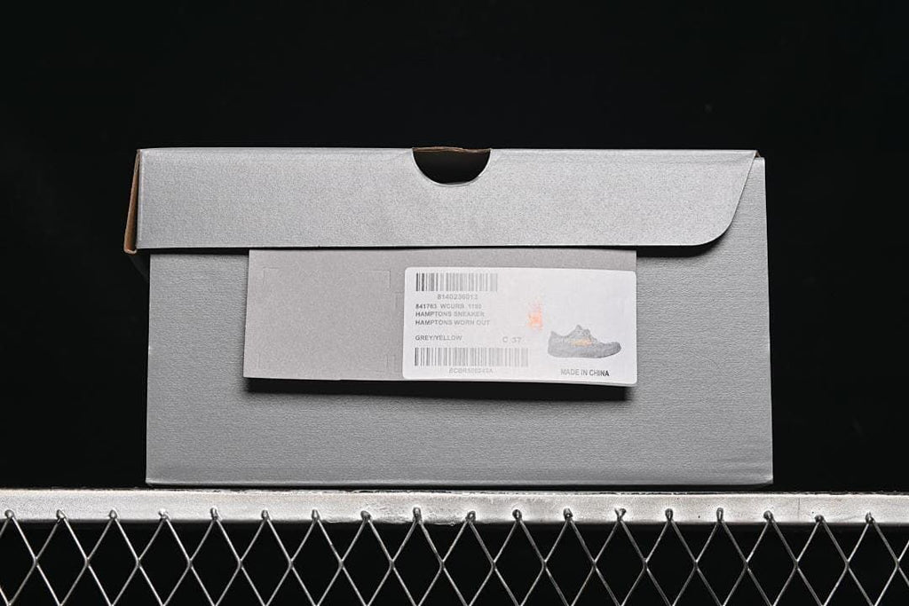 Shoebox label identifying the Hamptons sneaker and grey-yellow colorway, marked size 37