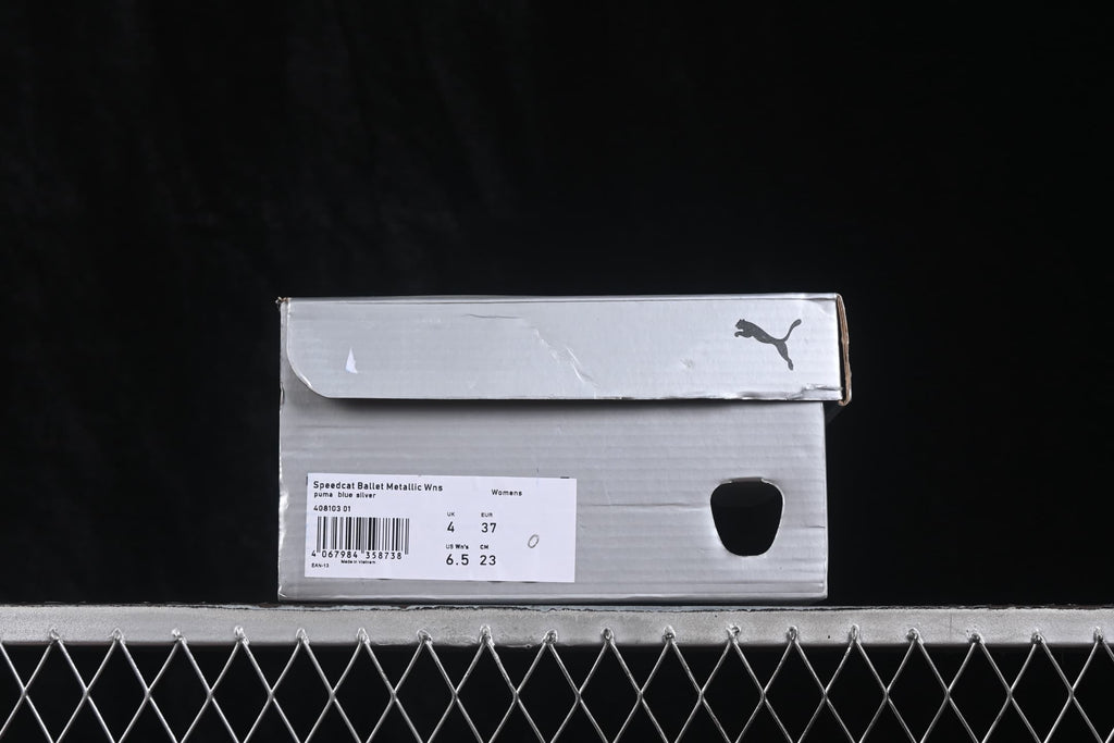 Puma shoe box showing the Speedcat Ballet Metallic Wns name, women's designation and sample size label.