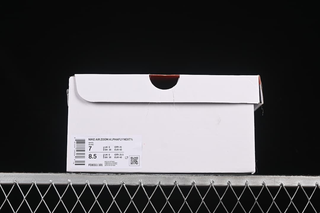 Shoe box label showing the Nike Alphafly model and sample sizes