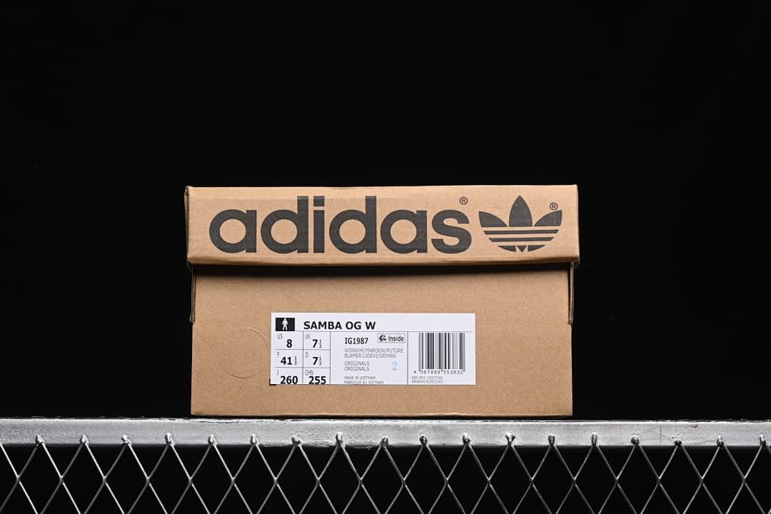 Shoe box label identifying Samba OG W and model code IG1987.