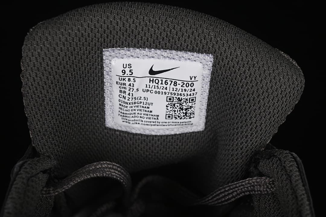Tongue label showing the shoe's size and style code HQ1678-200