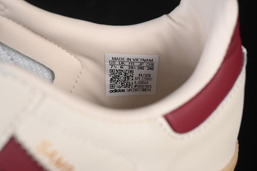 Close-up of the heel and interior size label; the photographed sample label shows US 7.5, UK 6, FR 39, JP 245, and CHN 240.