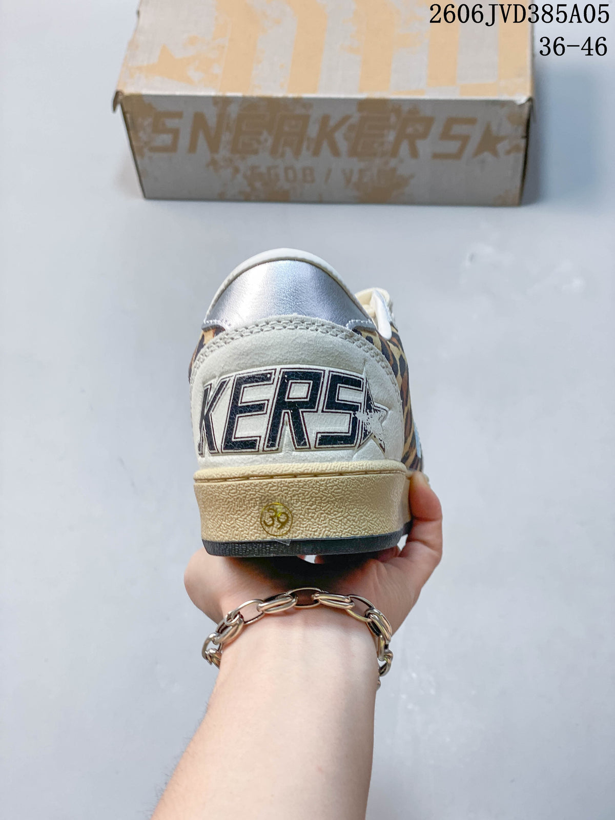 Rear view of a sneaker showing the heel panel and contrasting sole.